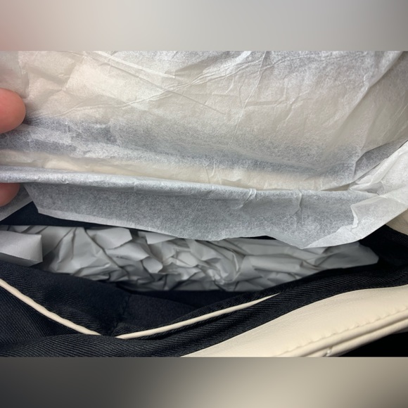 Purse - Picture 3 of 4